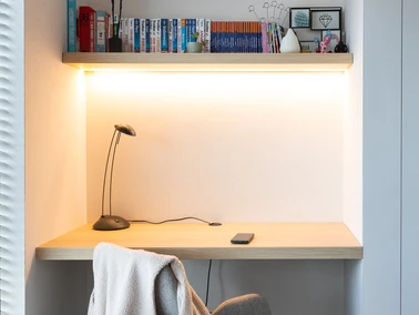 Moderne keuken Keukeneiland keukenbouw Designkeuken inbouwkasten Dekeyzer Destelbergen Foto Tineke De Vos LR 9083
