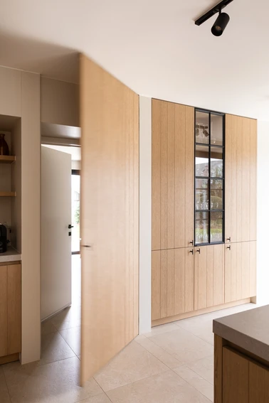 Dekeyzer Moderne keuken Keukeneiland Keukenbouw Designkeuken Inbouwkasten Interieur Foto Tineke De Vos LR 5398