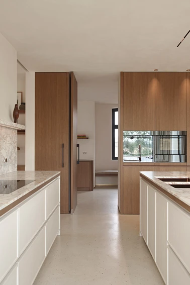 Dekeyzer keuken Keukeneiland Marmer interieurarchitectuur modern landelijk kasten bijkeuken 28