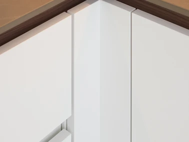 Witte organische kleine keuken inbouw witte keuken eiland inbouwkast ronde vormen inbouwtoestellen De Keyzer 010