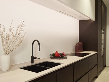 Moderne keuken inbouw Japandi keuken eiland nbouwtoestellen De Keyzer Roeselare 12
