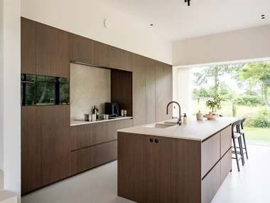 Dekeyzer Moderne keuken Keukeneiland Keukenbouw Designkeuken Inbouwkasten Interieur Foto Tineke De Vos LR 71