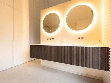 Dekeyzer Moderne keuken Keukeneiland Keukenbouw Designkeuken Inbouwkasten Interieur Foto Tineke De Vos LR 145
