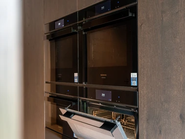 Dekeyzer Moderne keuken Keukeneiland Keukenbouw Designkeuken Inbouwkasten Interieur Foto Tineke De Vos LR 16