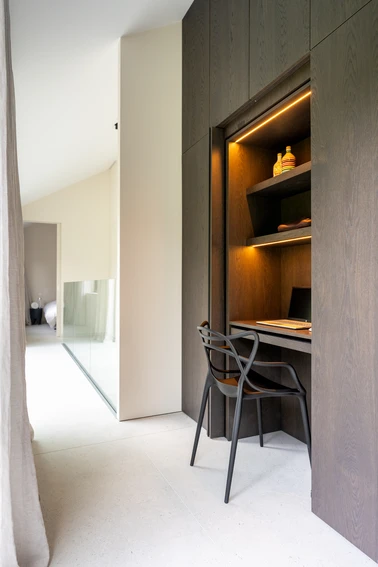 Dekeyzer Moderne keuken Keukeneiland Keukenbouw Designkeuken Inbouwkasten Interieur Foto Tineke De Vos HR 18