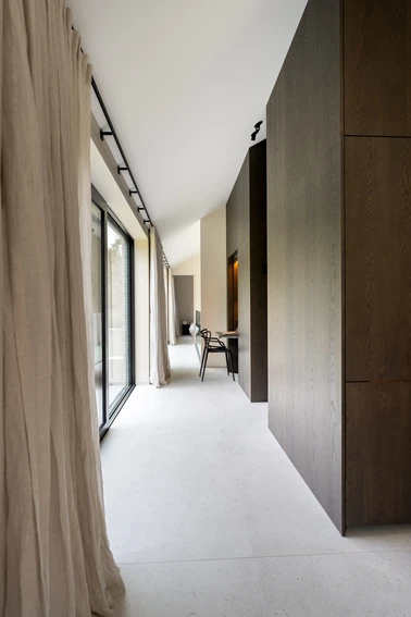Dekeyzer Moderne keuken Keukeneiland Keukenbouw Designkeuken Inbouwkasten Interieur Foto Tineke De Vos HR 27